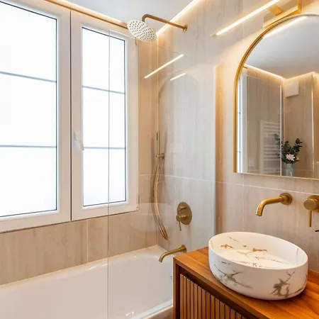 Designer One-bed - Marais - Free Parking * Paris